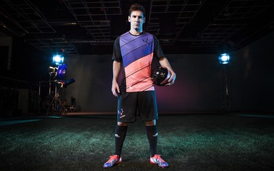 xingkong动态-内马尔捐款帮助贫民窟儿童